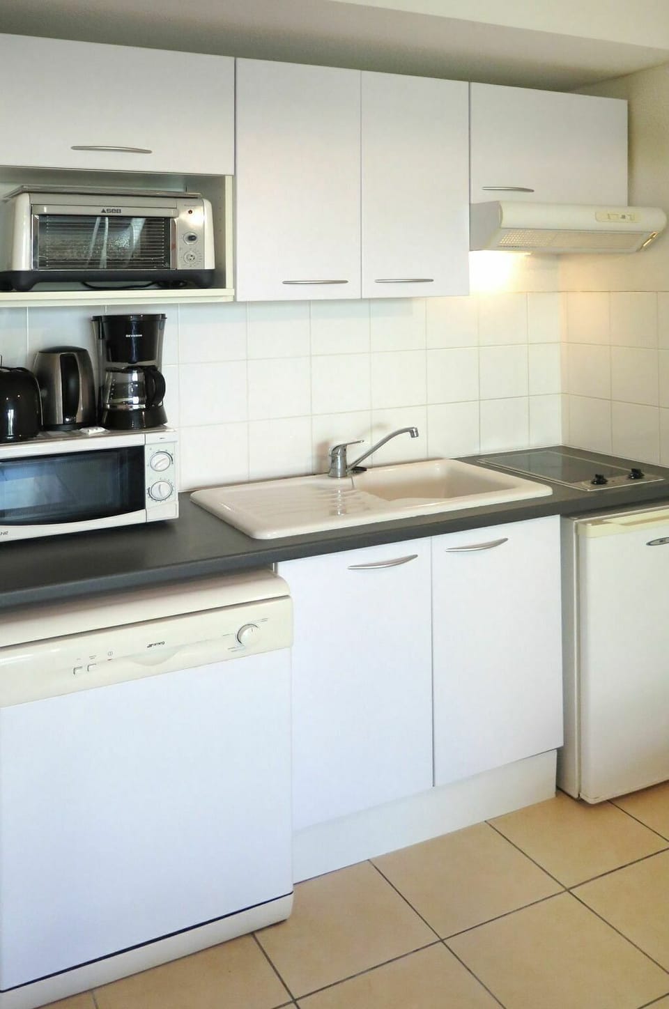 Cabinetry, Countertop, Kitchen Sink, Sink, Kitchen Stove, Kitchen Appliance, Kitchen, Home Appliance, Wood, Stove