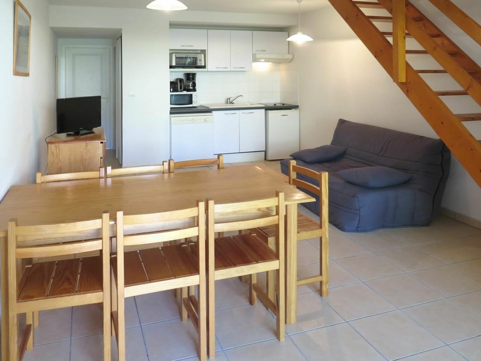 Table, Furniture, Wood, Interior Design, Flooring, Floor, Living Room, House, Hardwood, Building