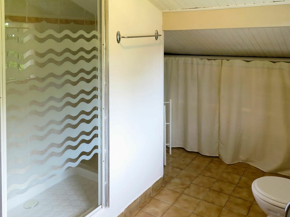 Building, House, Floor, Flooring, Real Estate, Wood, Bathroom, Shade, Door