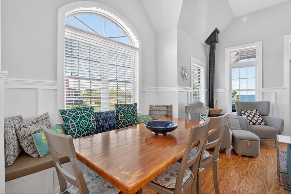 Dining Room Area