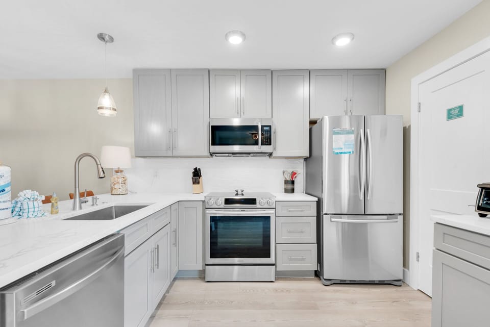 Plenty of counter space to cook