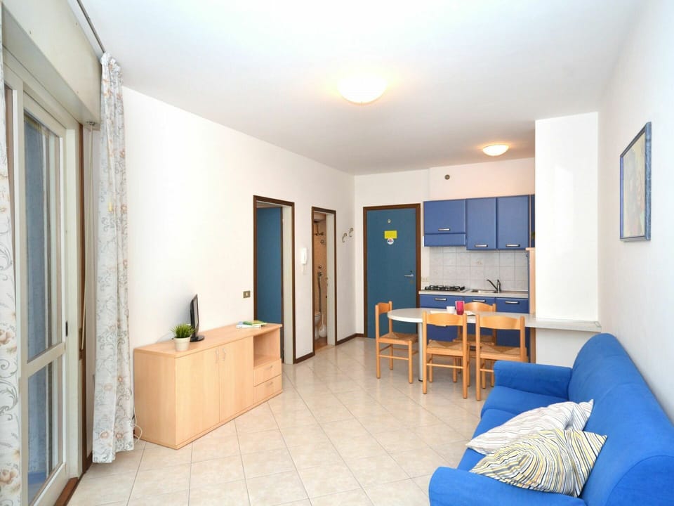 Room, Property, Building, Furniture, Interior Design, House, Real Estate, Floor, Suite, Bedroom