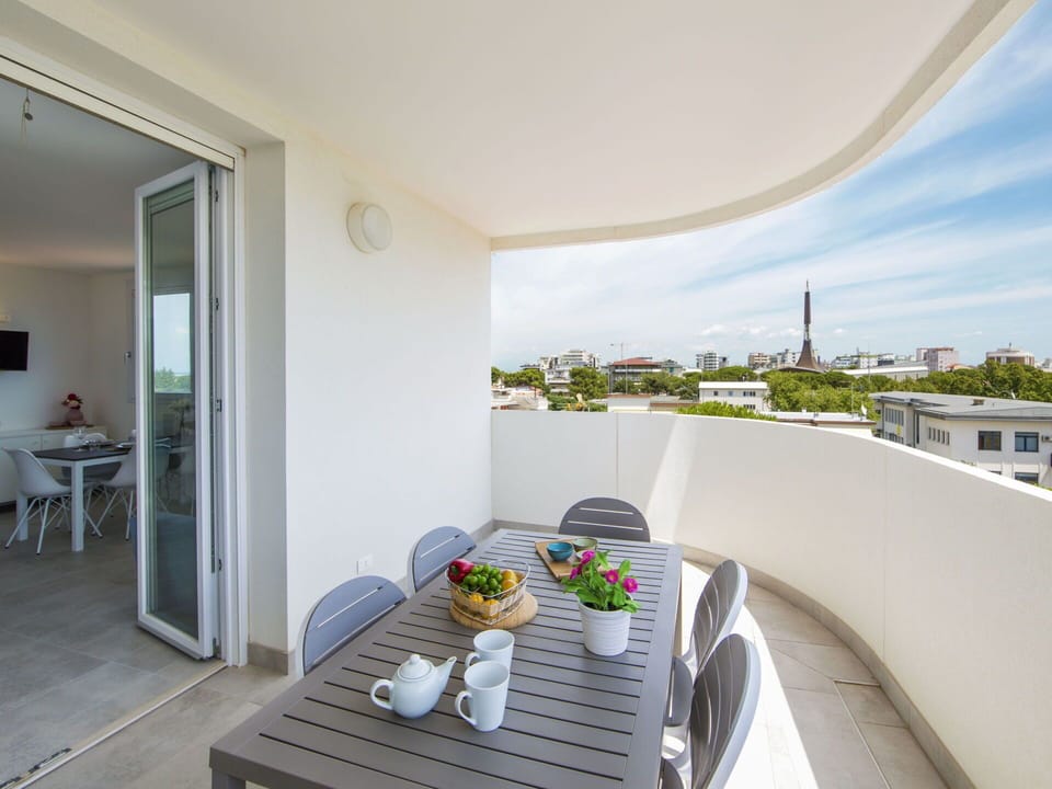 Property, Room, Building, Balcony, Real Estate, House, Interior Design, Architecture, Furniture, Apartment