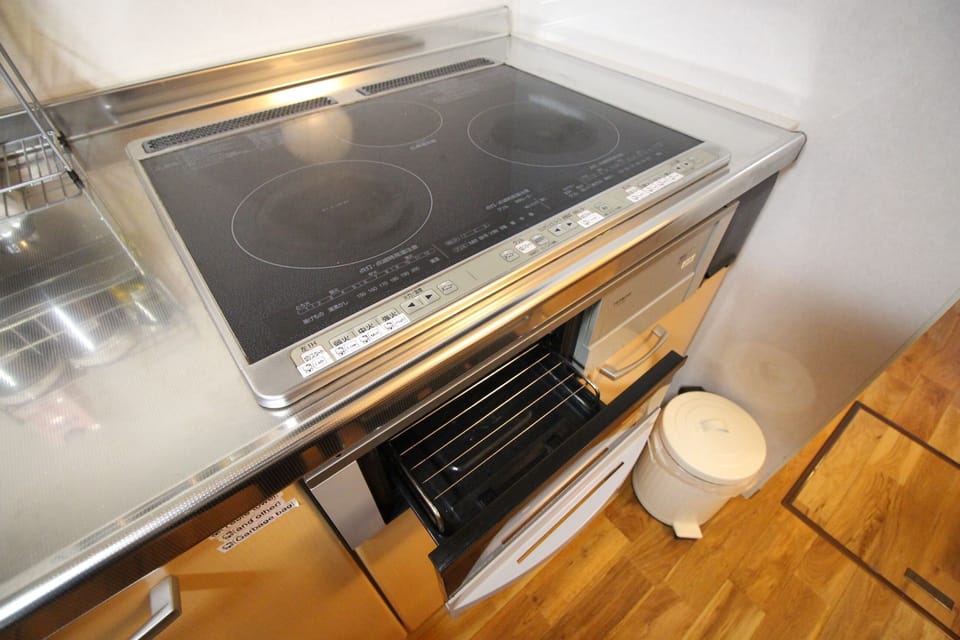 Private Vacation Home | Private kitchenette | Fridge, microwave, stovetop, electric kettle