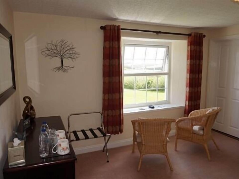Living area | Flat-screen TV, DVD player