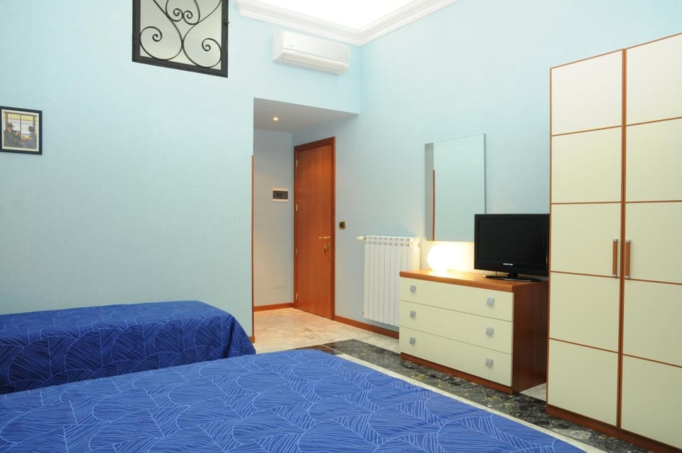 Minibar, in-room safe, individually decorated, individually furnished