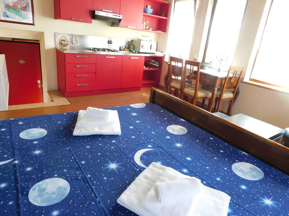 Studio | Private kitchenette | Full-size fridge, microwave, stovetop, coffee/tea maker