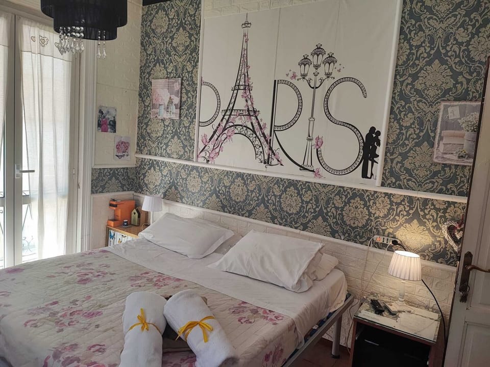 Double Room | Minibar, in-room safe, desk, free WiFi