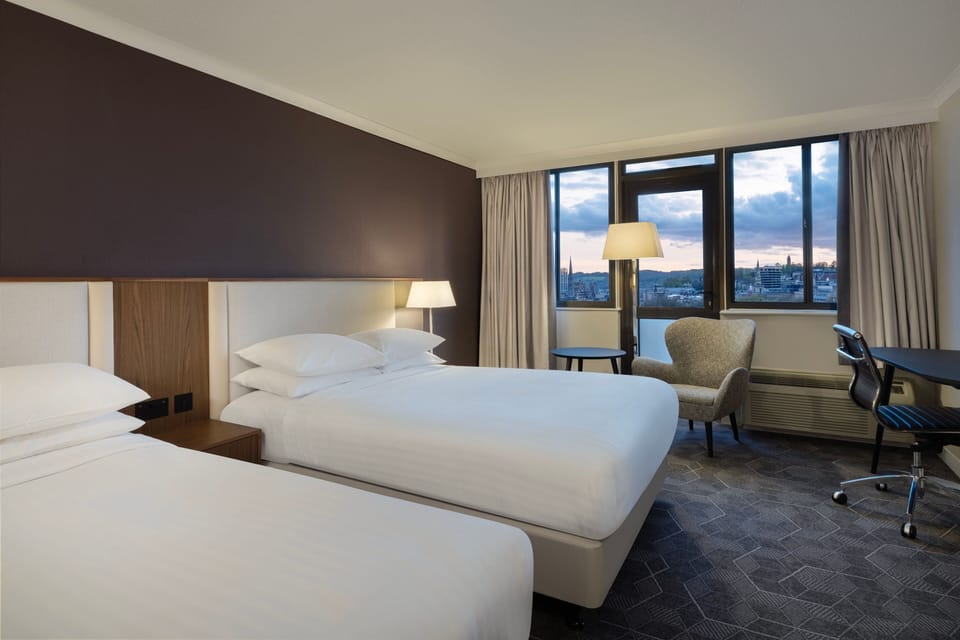 Egyptian cotton sheets, premium bedding, in-room safe, desk