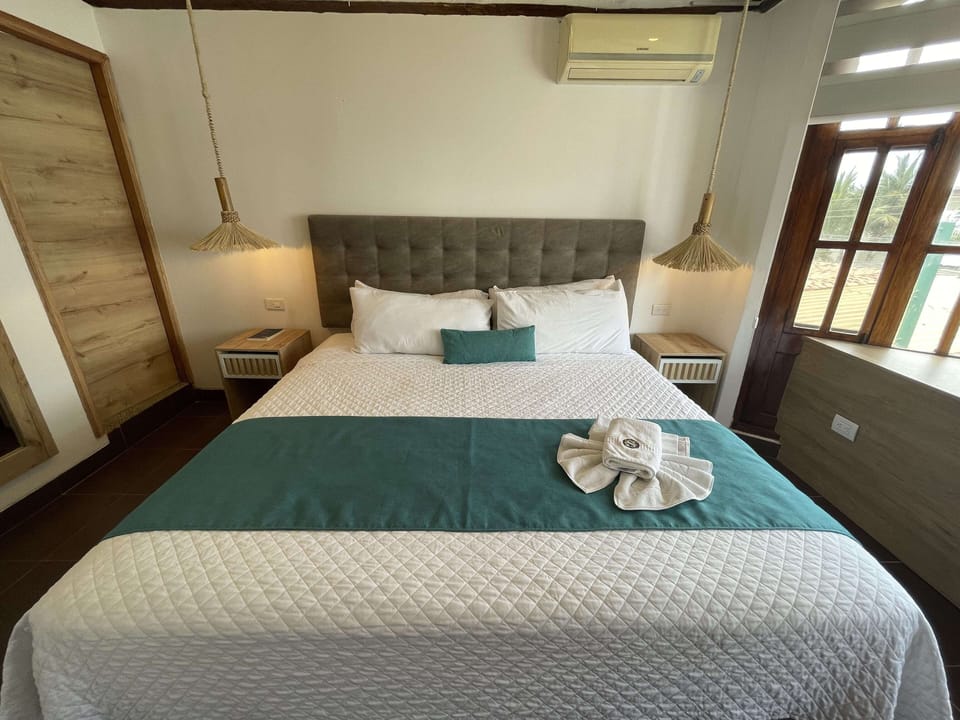 Romantic Double Room, 1 King Bed, Ensuite | Down comforters, iron/ironing board (on request), bed sheets