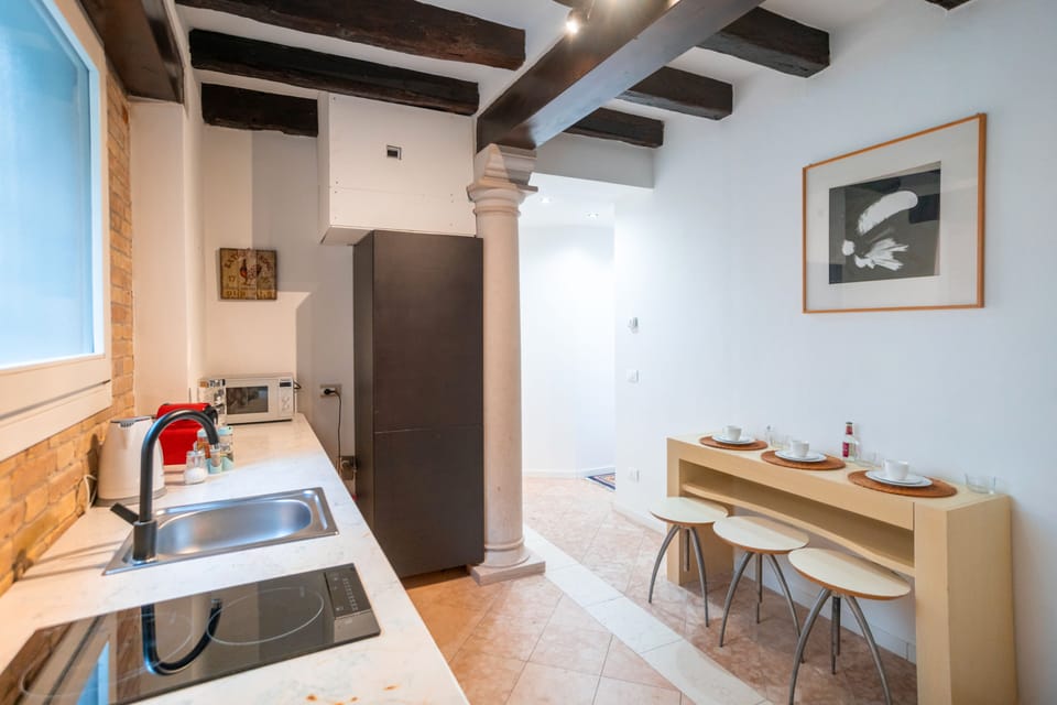 Comfort Apartment, Annex Building (San Polo District) | Private kitchen | Mini-fridge, espresso maker, electric kettle