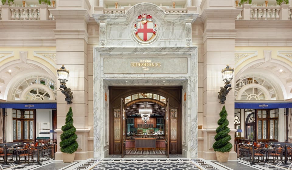 5 restaurants; breakfast, lunch, dinner, and brunch served