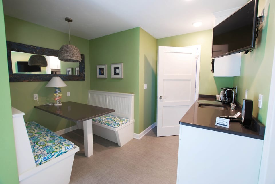 Cedar (Guest House) | Iron/ironing board, free WiFi, bed sheets