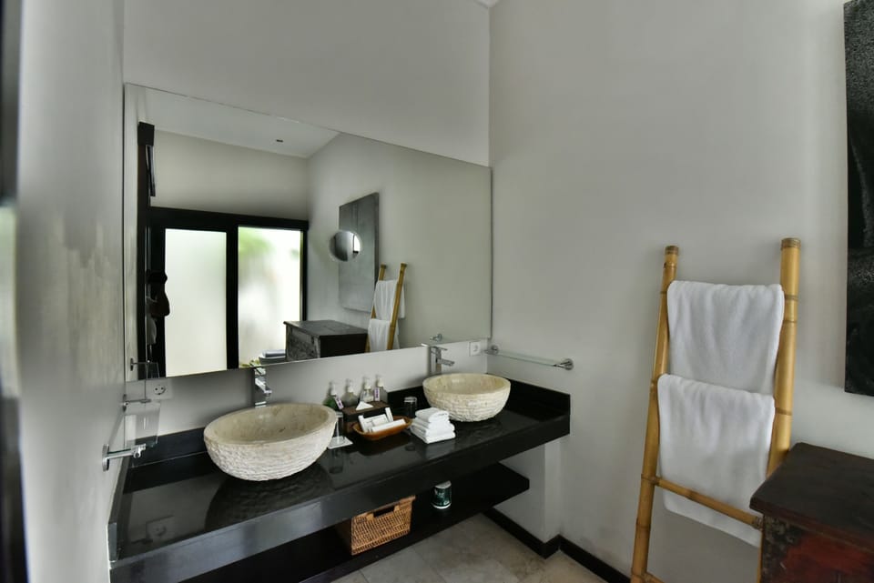 Villa, 2 Bedrooms | Bathroom sink