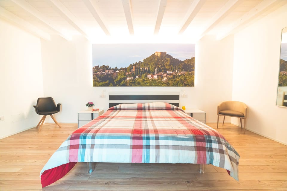 Classic Double Room, Private Bathroom | Minibar, free WiFi, bed sheets