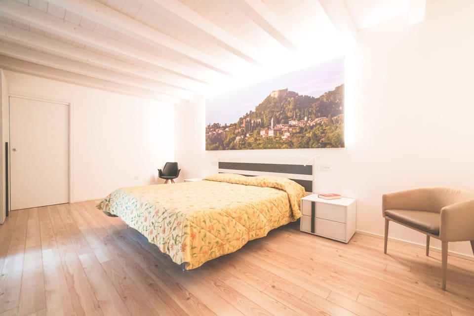 Classic Triple Room, Private Bathroom | Minibar, free WiFi, bed sheets