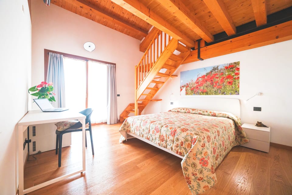 Classic Triple Room, Private Bathroom | Minibar, free WiFi, bed sheets