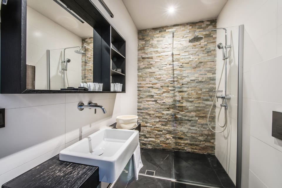 Standard Double Room | Bathroom | Free toiletries, hair dryer, towels, soap