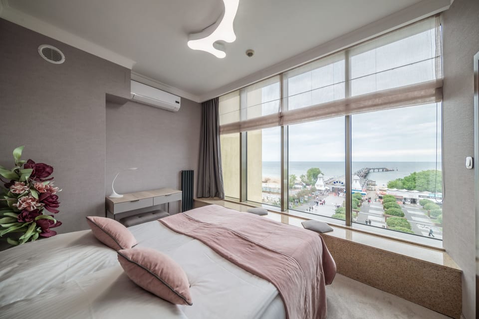 Apartment, 1 Bedroom | Hypo-allergenic bedding, in-room safe, desk, blackout drapes