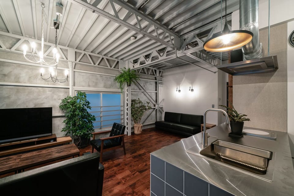 Basic House | Living area | Flat-screen TV