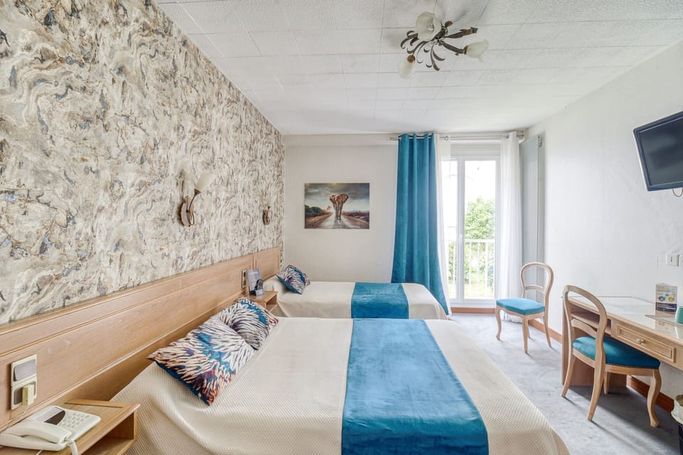 Triple Room | Premium bedding, individually furnished, desk, blackout drapes