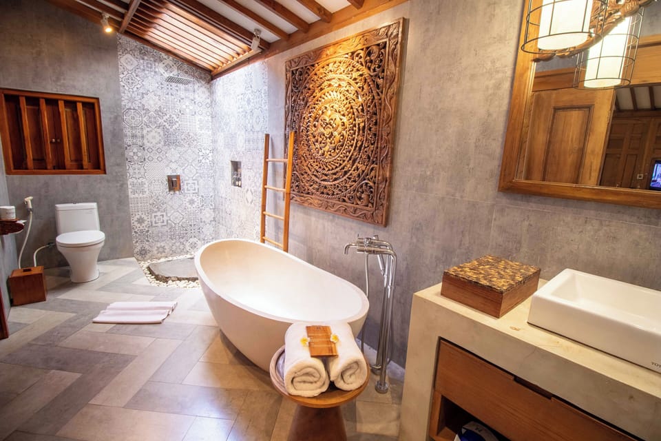 One Bedroom Suite, Garden View | Bathroom | Separate tub and shower, towels