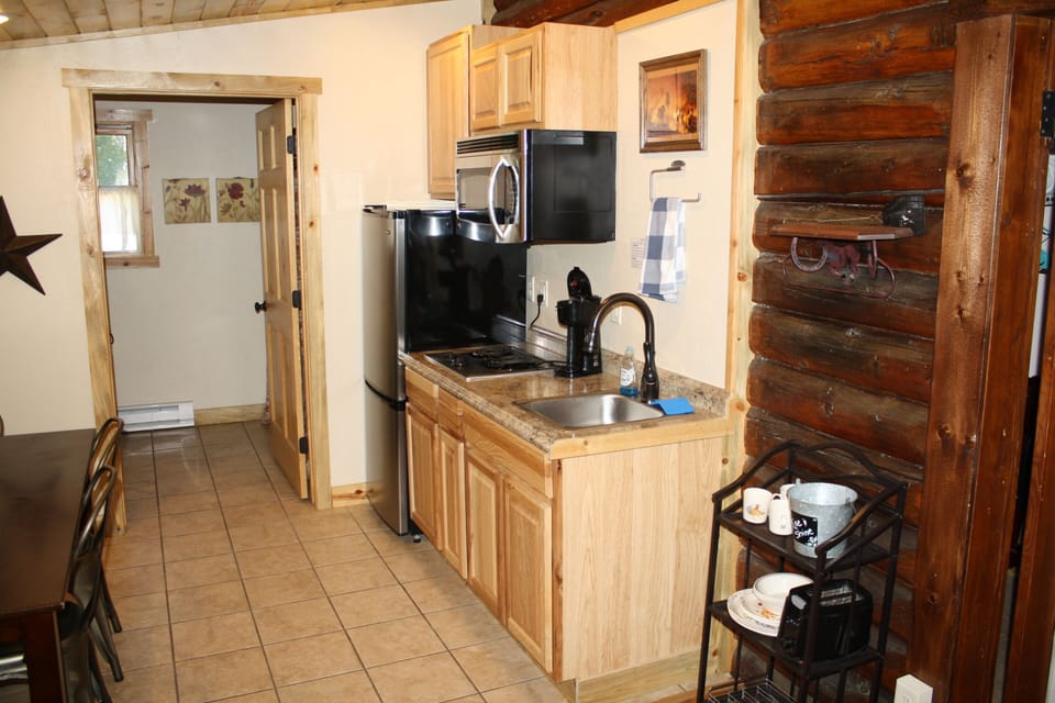 Suite, Accessible, Ensuite (Langford Suite) | Private kitchen