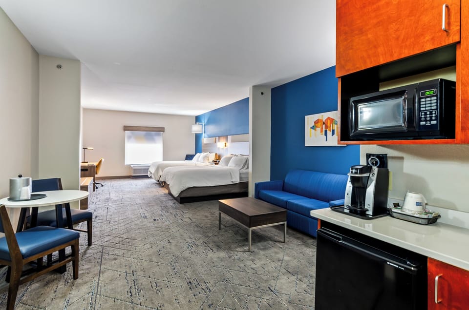 Suite, Multiple Beds | In-room safe, desk, iron/ironing board, cribs (free)