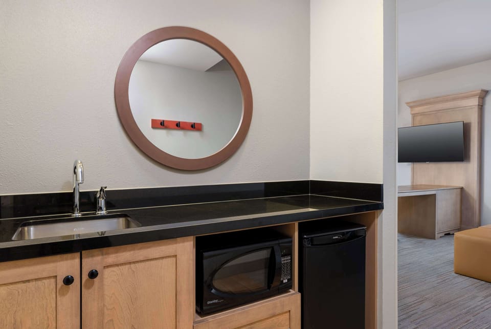 Studio, Accessible, Non Smoking | Minibar