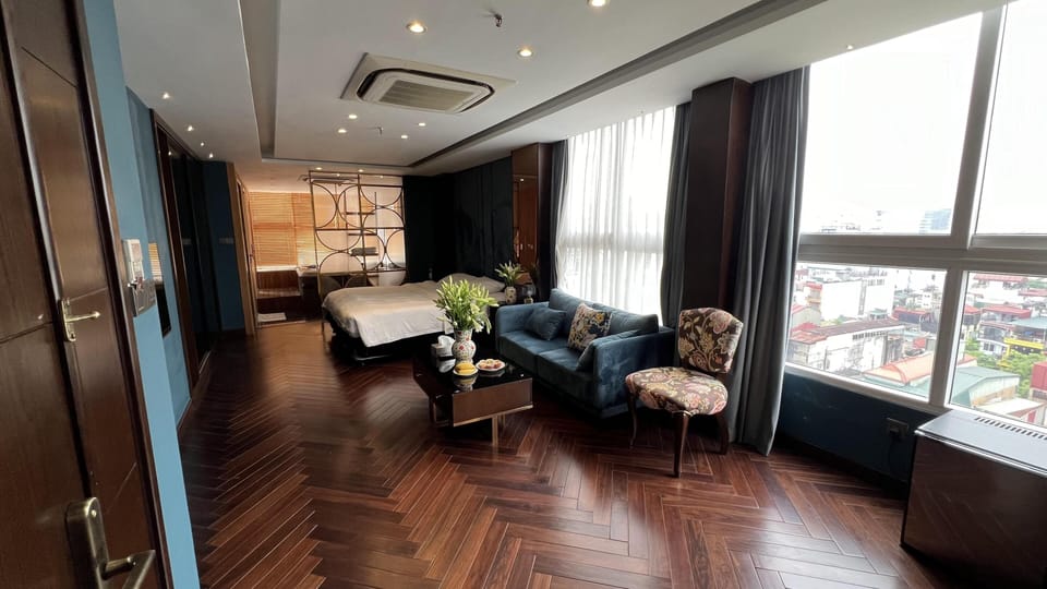 Grand Studio | Premium bedding, minibar, in-room safe, individually decorated