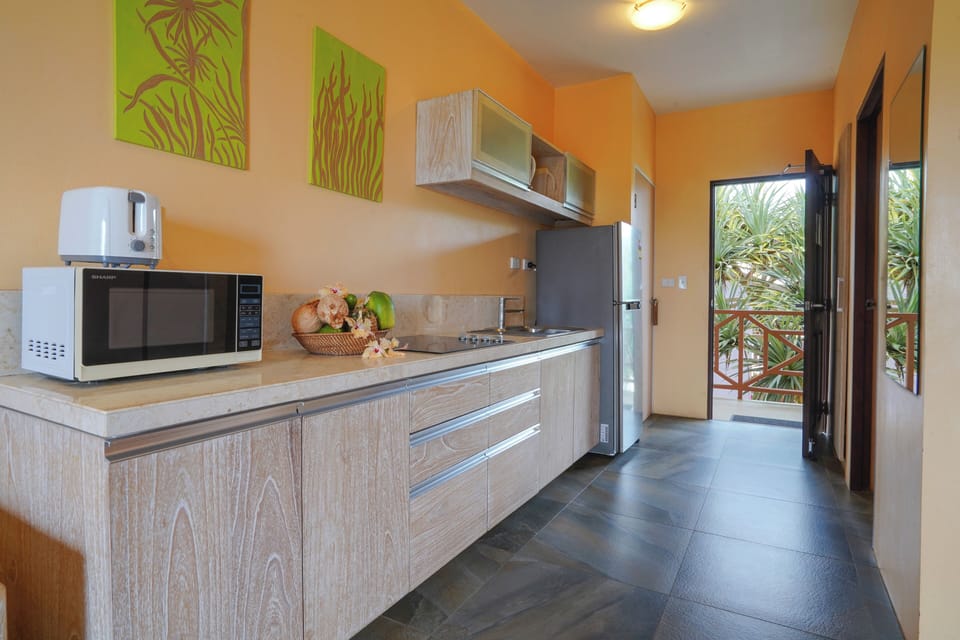 Full-size fridge, coffee/tea maker, electric kettle, toaster