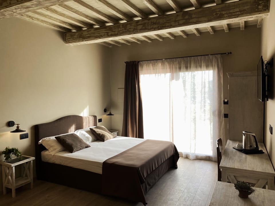 Deluxe Double Room | Minibar, desk, soundproofing, cribs/infant beds