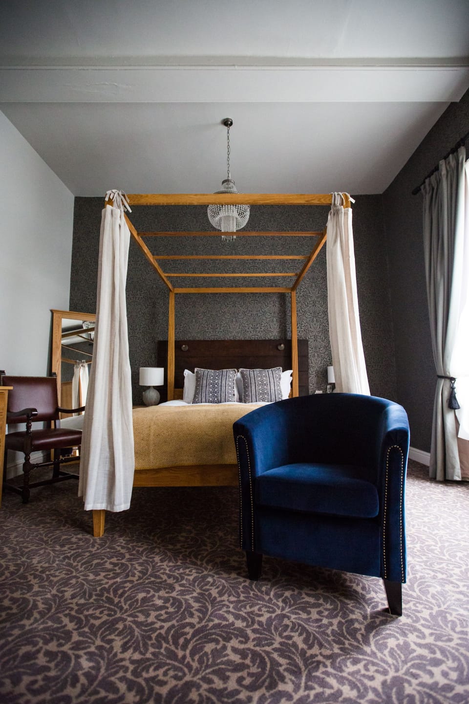 Luxury Room, 1 Queen Bed with Sofa bed | Desk, iron/ironing board, free WiFi, bed sheets