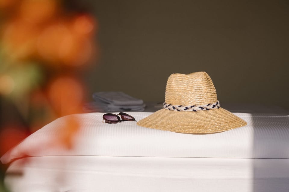 Comfort Double Room | Living area | TV