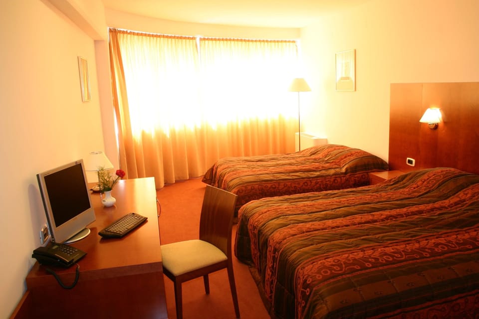 Family Room | In-room safe, desk, soundproofing, cribs/infant beds