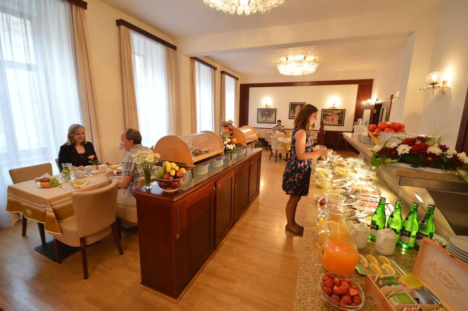 Free daily buffet breakfast