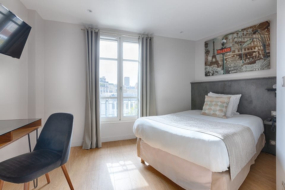 Classic Single Room | In-room safe, individually furnished, desk, laptop workspace