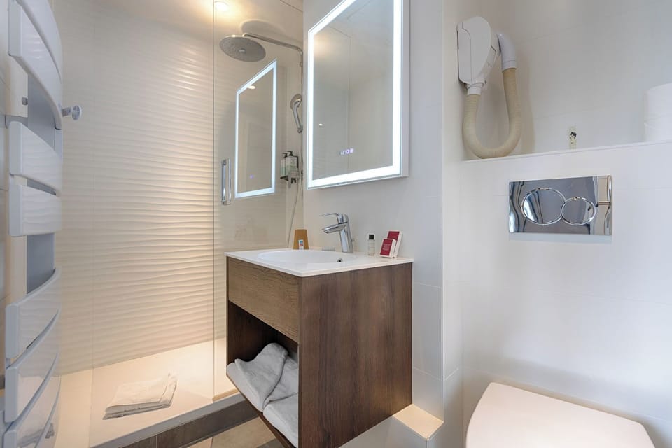 Hair dryer, towels