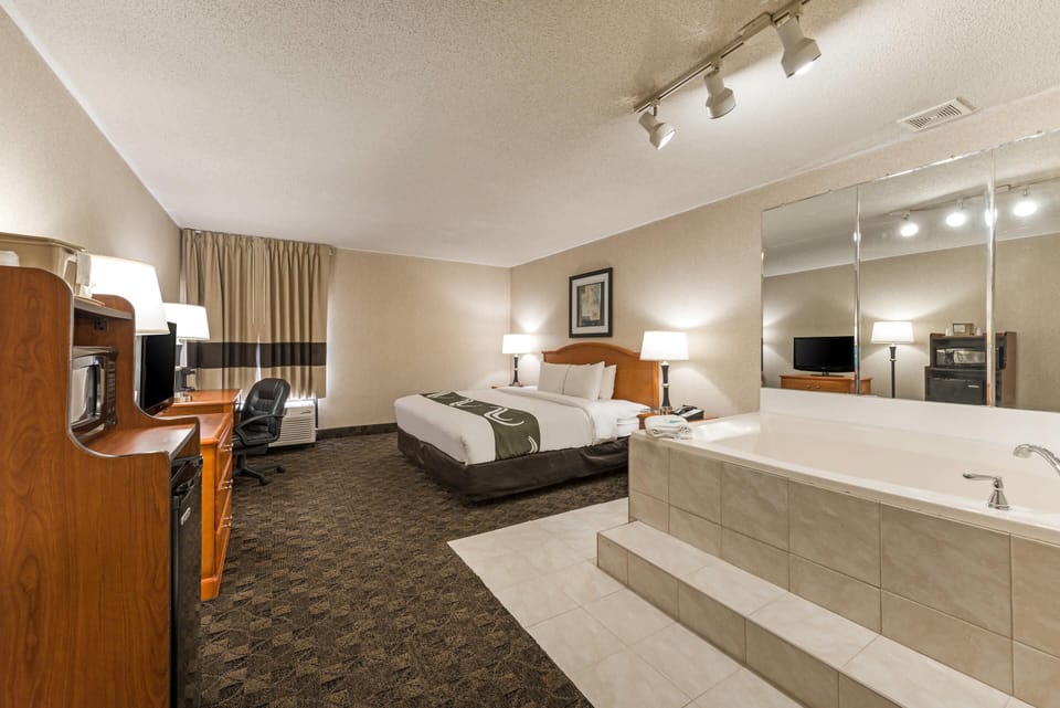 Desk, iron/ironing board, rollaway beds, free WiFi