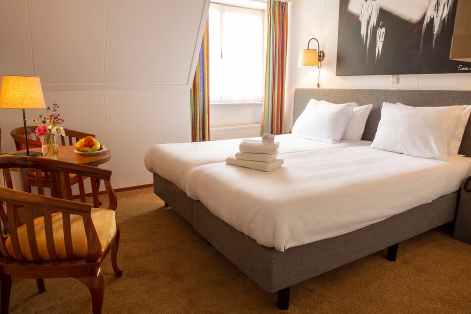 Standard Twin Room, 1 Bedroom | Desk, iron/ironing board (on request), WiFi (free), bed sheets