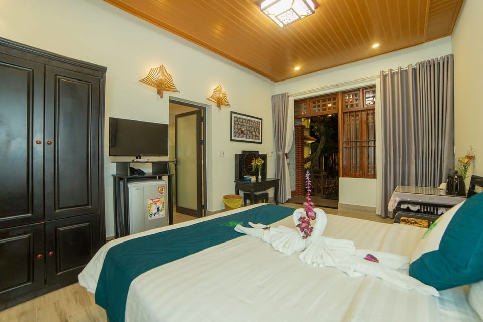Superior Double or Twin Room With Garden View | Minibar, in-room safe, desk, soundproofing
