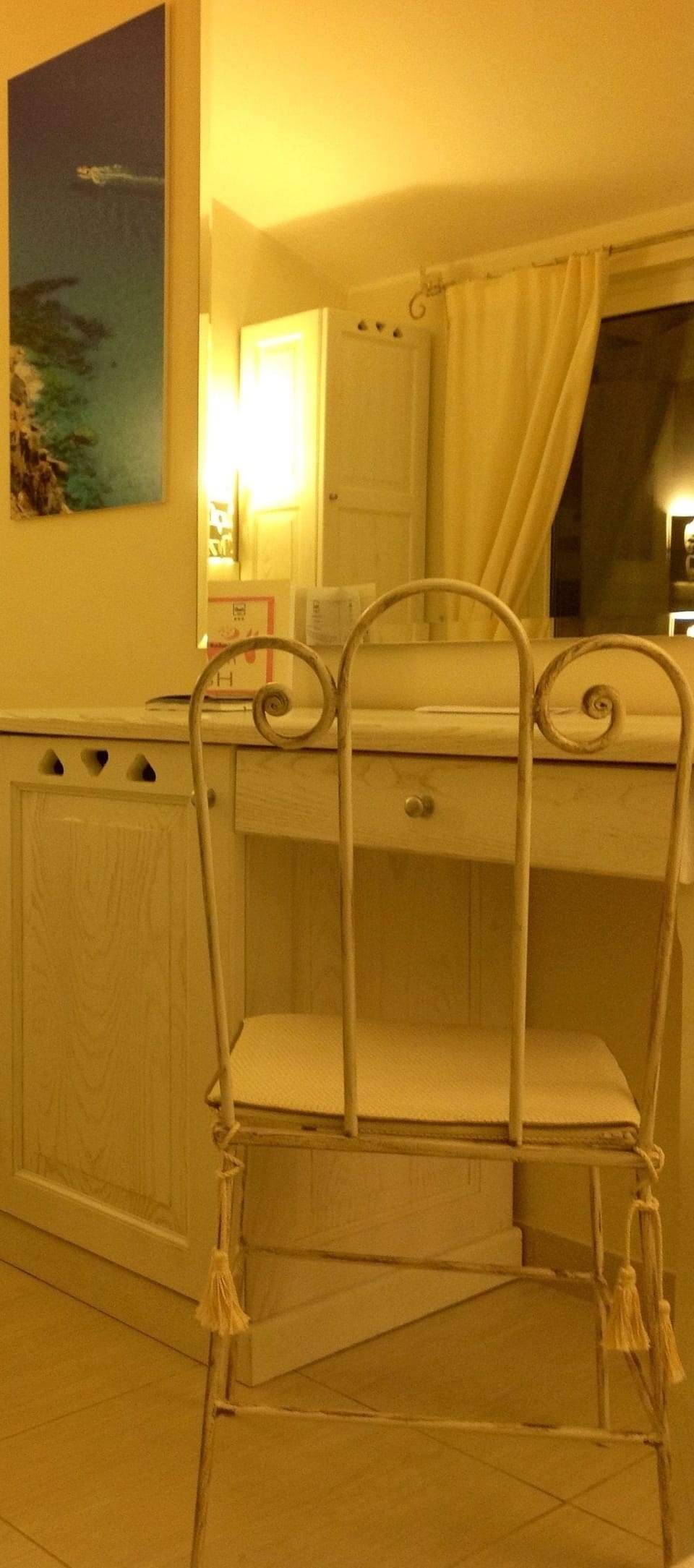 Room amenity