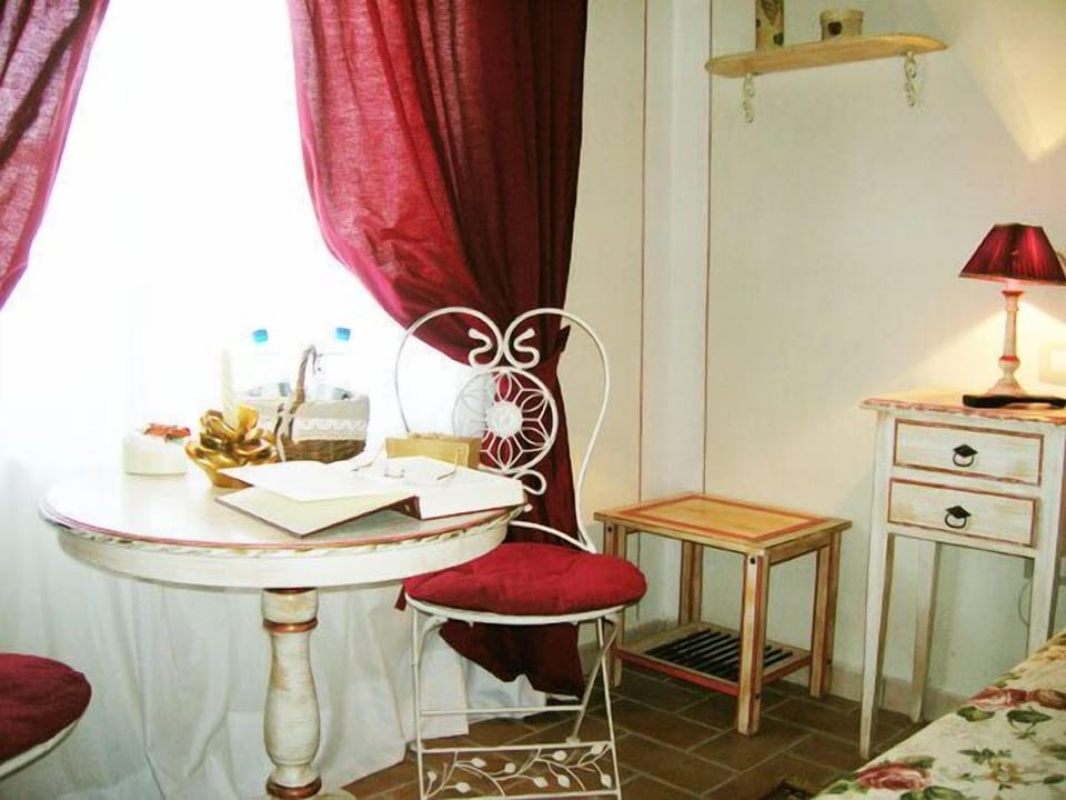 Double Room Single Use | Living area | Flat-screen TV