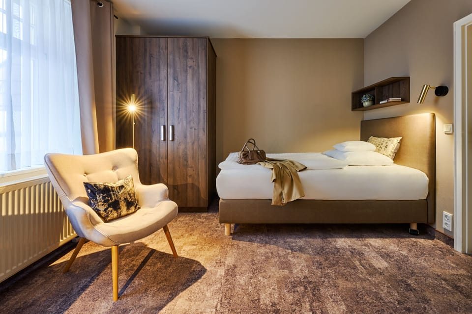 Classic Single Room | Hypo-allergenic bedding, minibar, in-room safe, desk