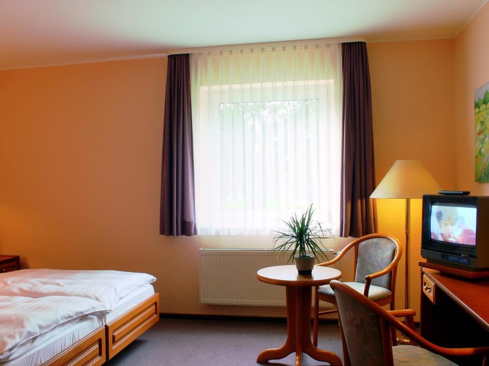 Superior Double Room | Desk, cribs/infant beds, rollaway beds, free WiFi
