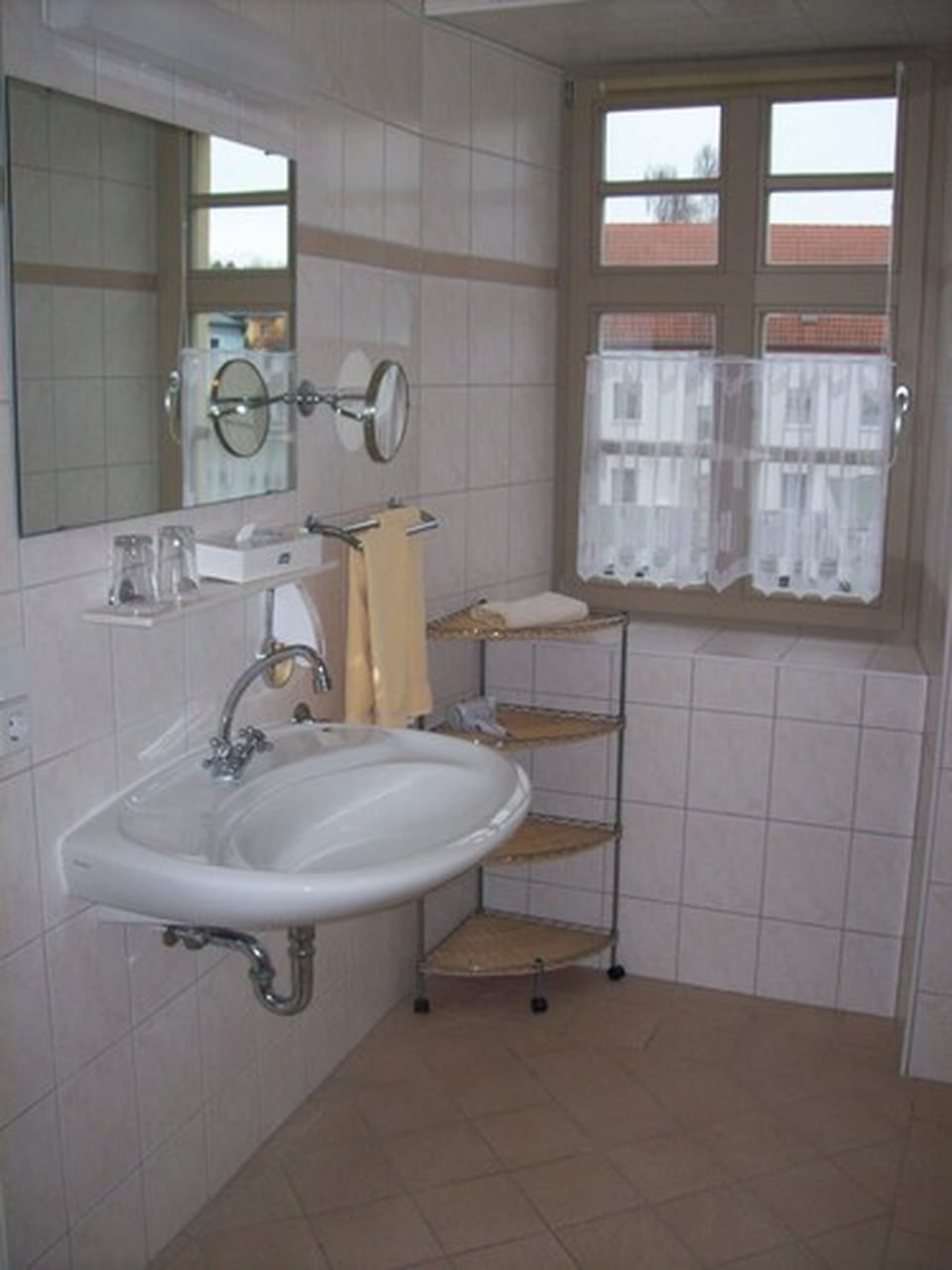 Bathroom sink