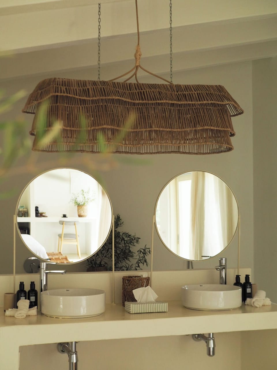 Suite | Bathroom | Free toiletries, hair dryer, bathrobes, slippers