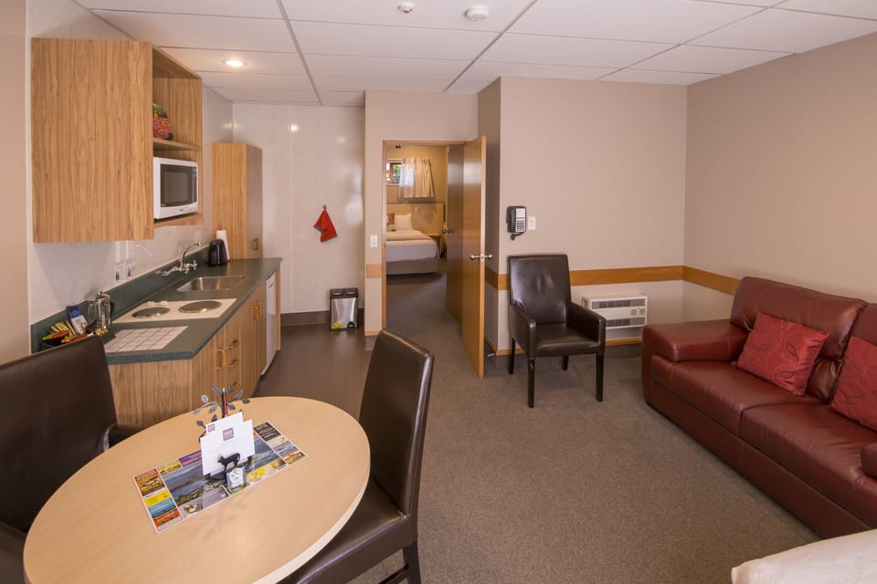 Apartment, 1 Bedroom | Premium bedding, desk, blackout drapes, iron/ironing board