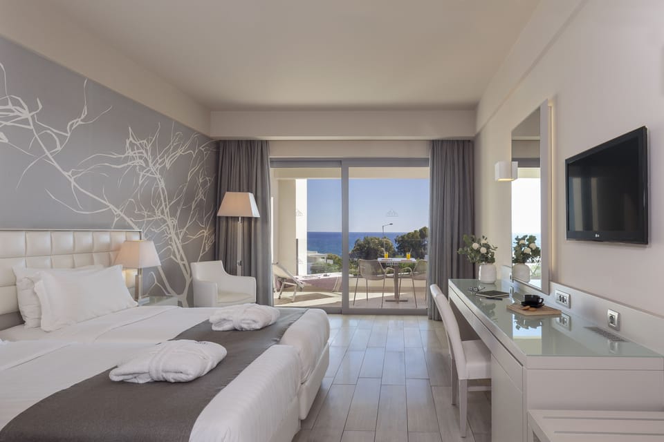 Deluxe Room, Sea View | Beach/ocean view