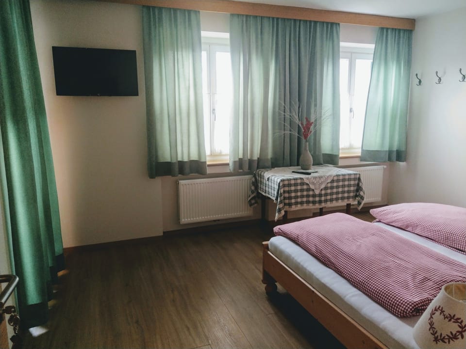 Double Room | Television